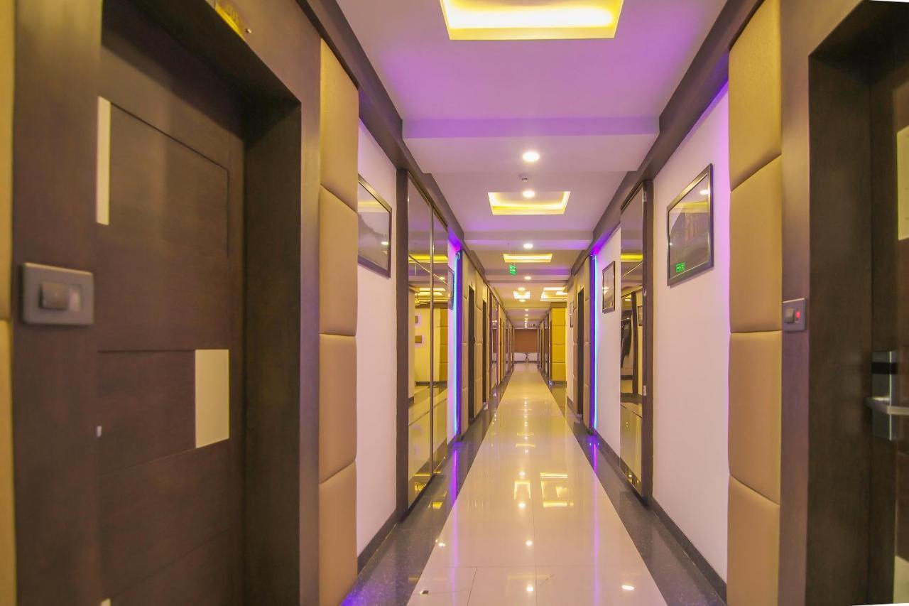Moments Hotel Lucknow Buitenkant foto