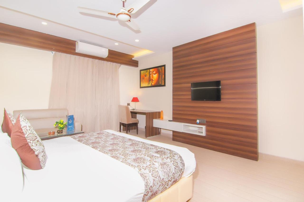 Moments Hotel Lucknow Buitenkant foto