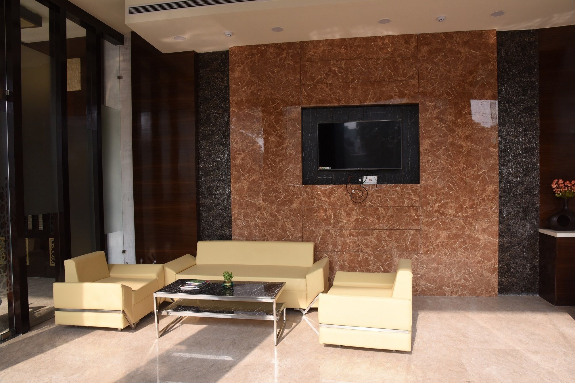 Moments Hotel Lucknow Buitenkant foto