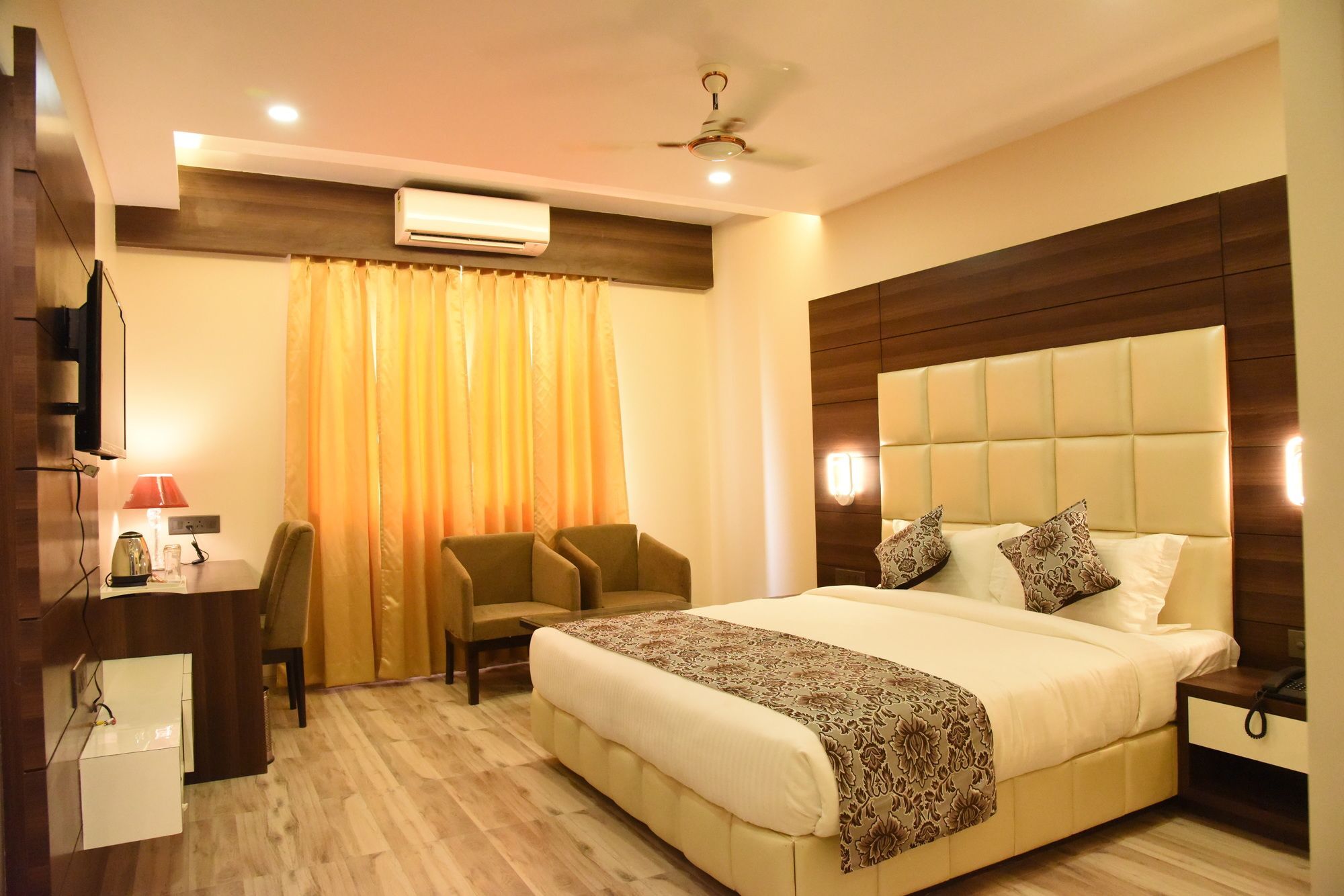 Moments Hotel Lucknow Buitenkant foto