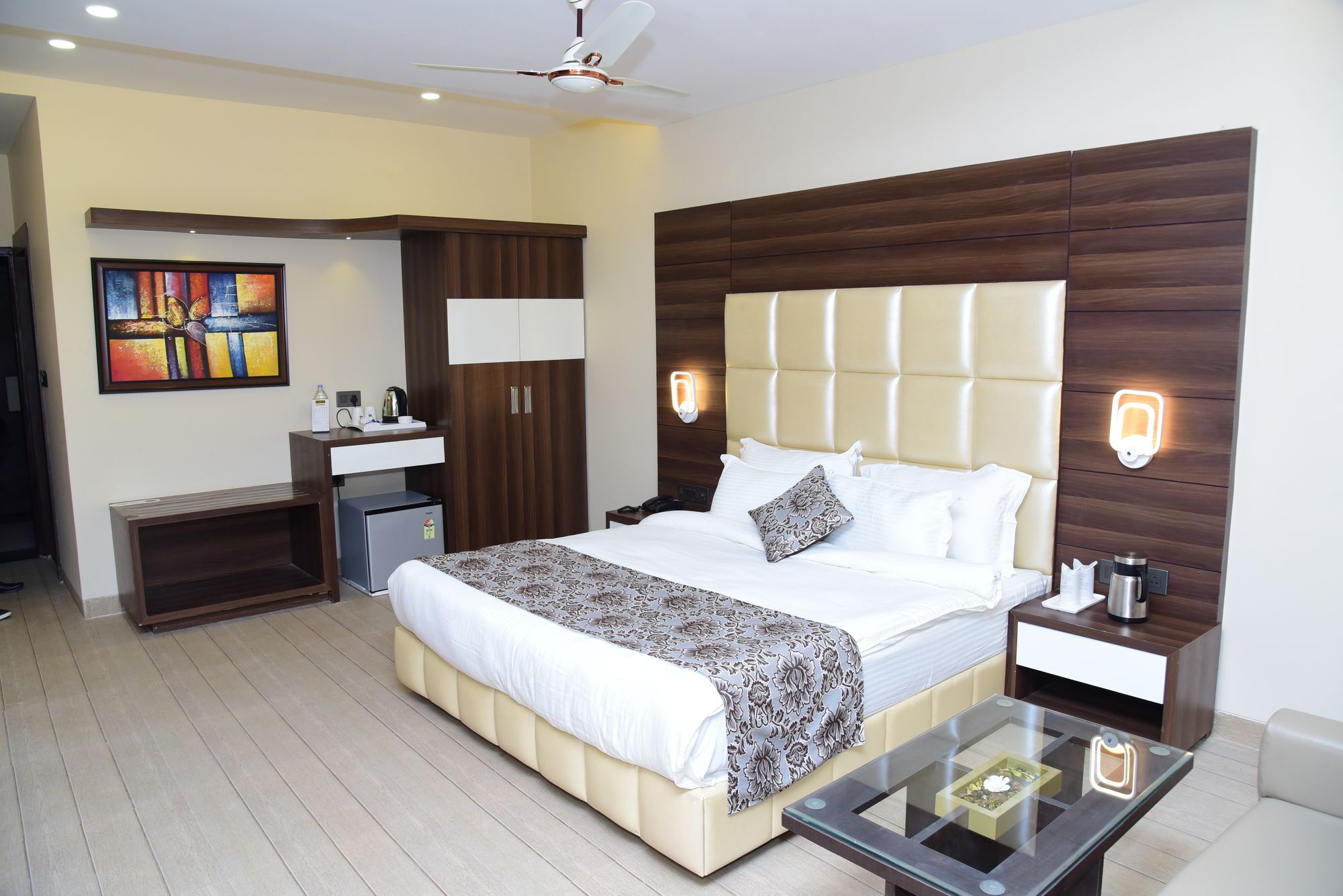 Moments Hotel Lucknow Buitenkant foto