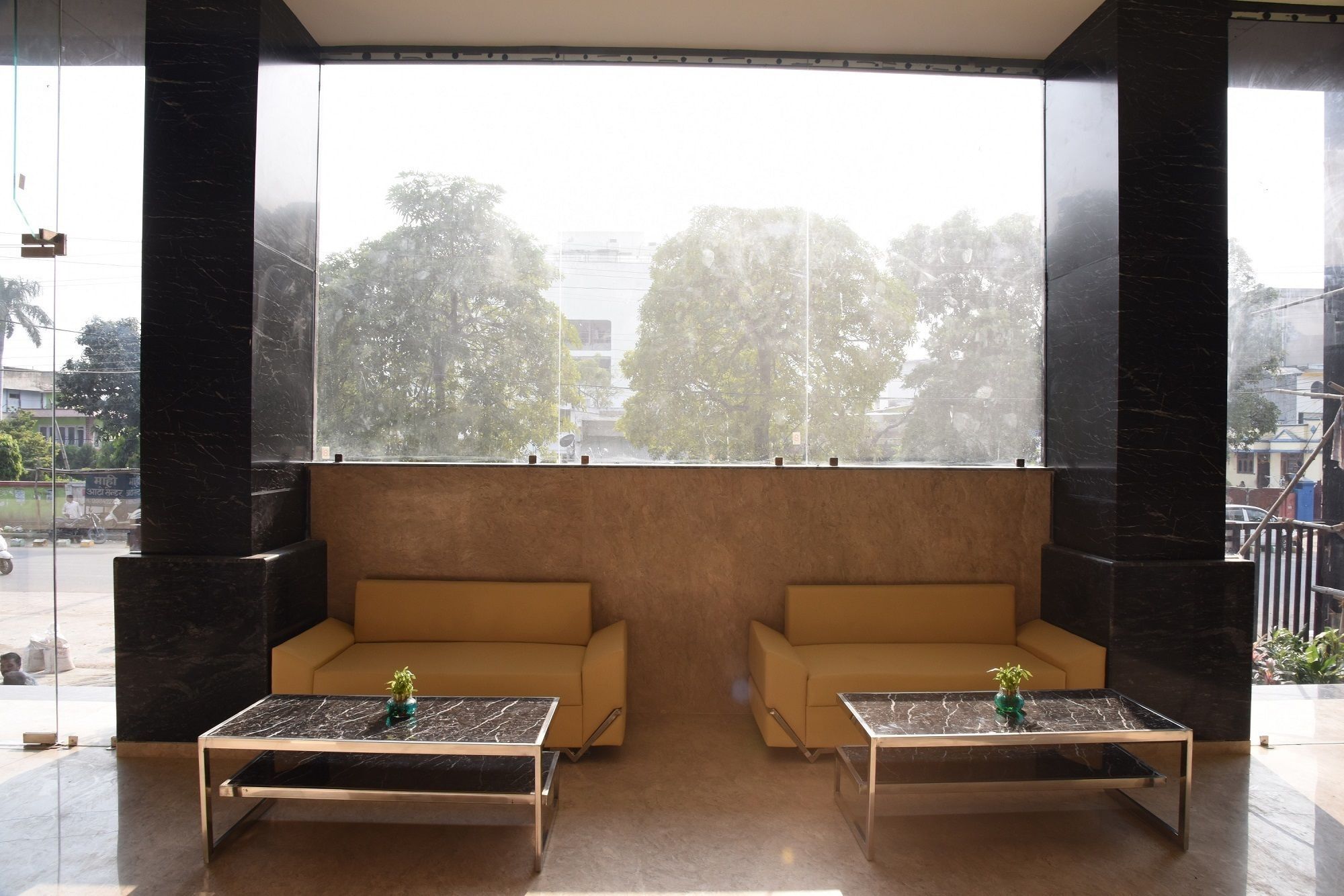 Moments Hotel Lucknow Buitenkant foto
