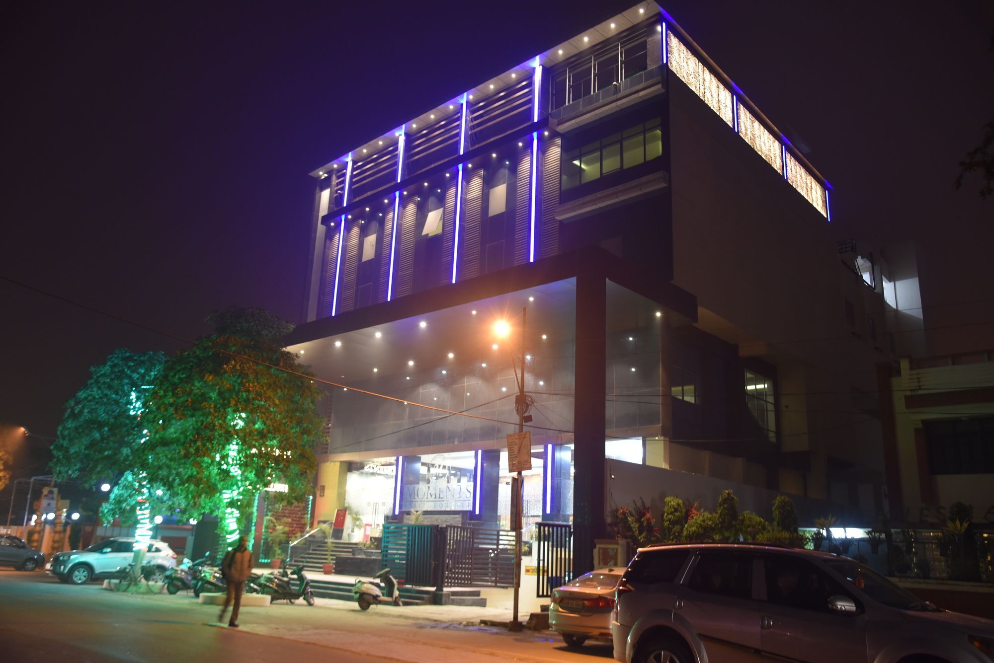 Moments Hotel Lucknow Buitenkant foto
