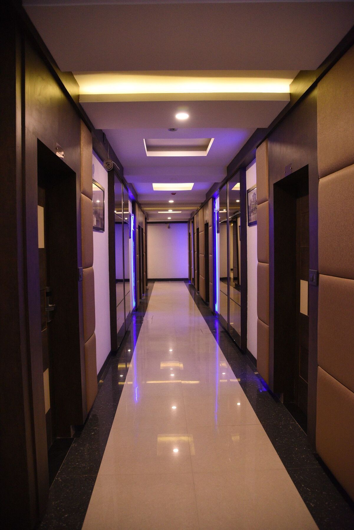 Moments Hotel Lucknow Buitenkant foto
