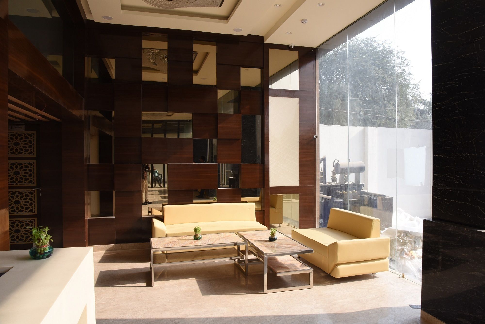 Moments Hotel Lucknow Buitenkant foto