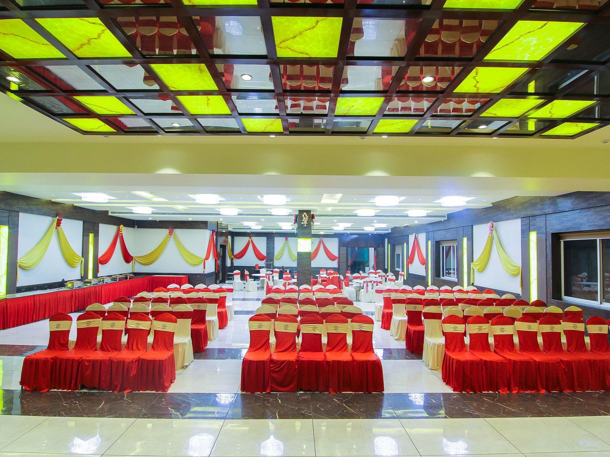 Moments Hotel Lucknow Buitenkant foto