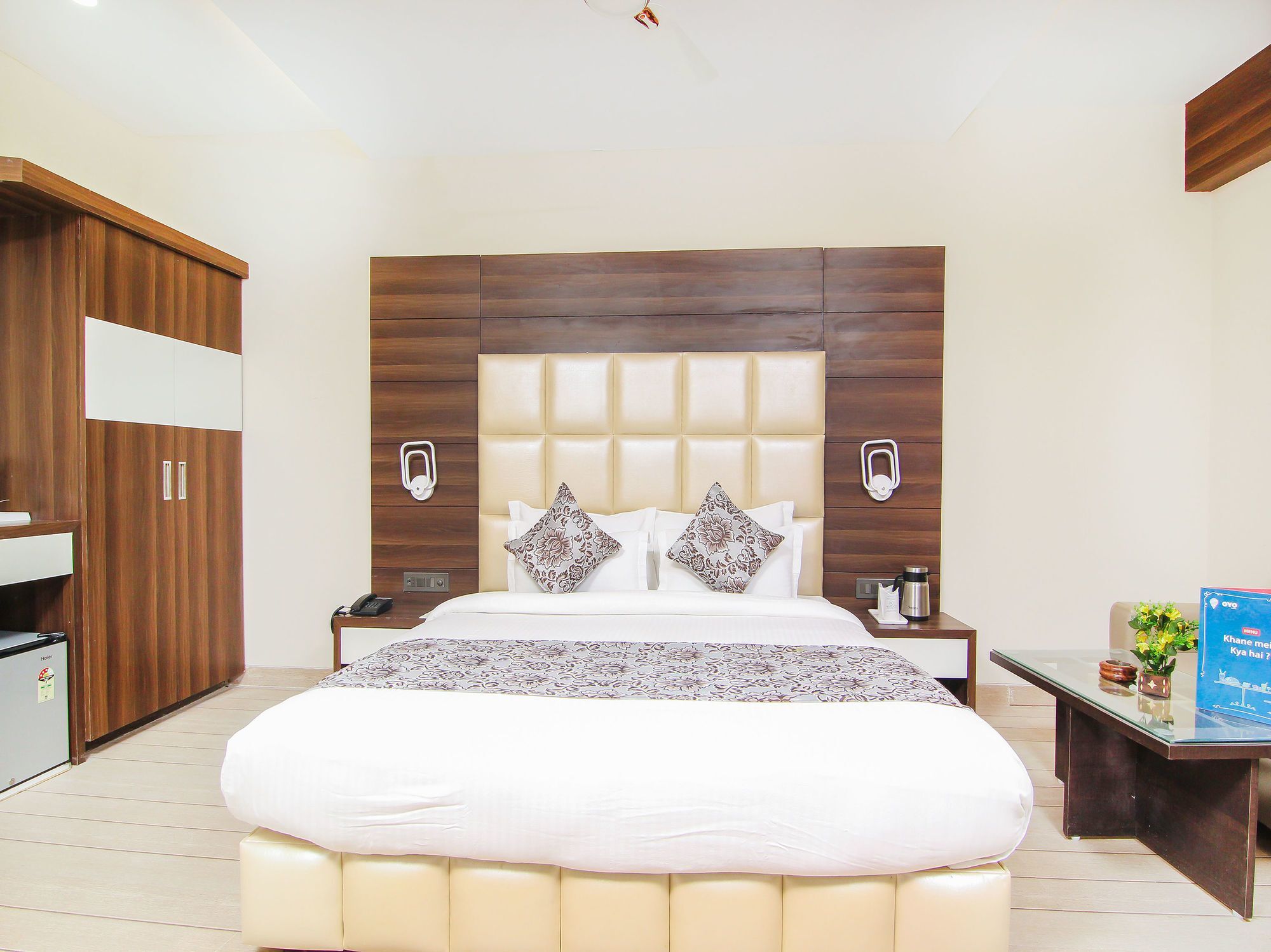 Moments Hotel Lucknow Buitenkant foto