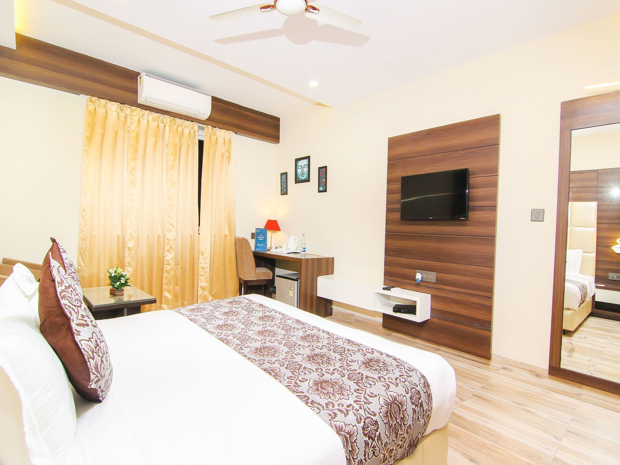 Moments Hotel Lucknow Buitenkant foto