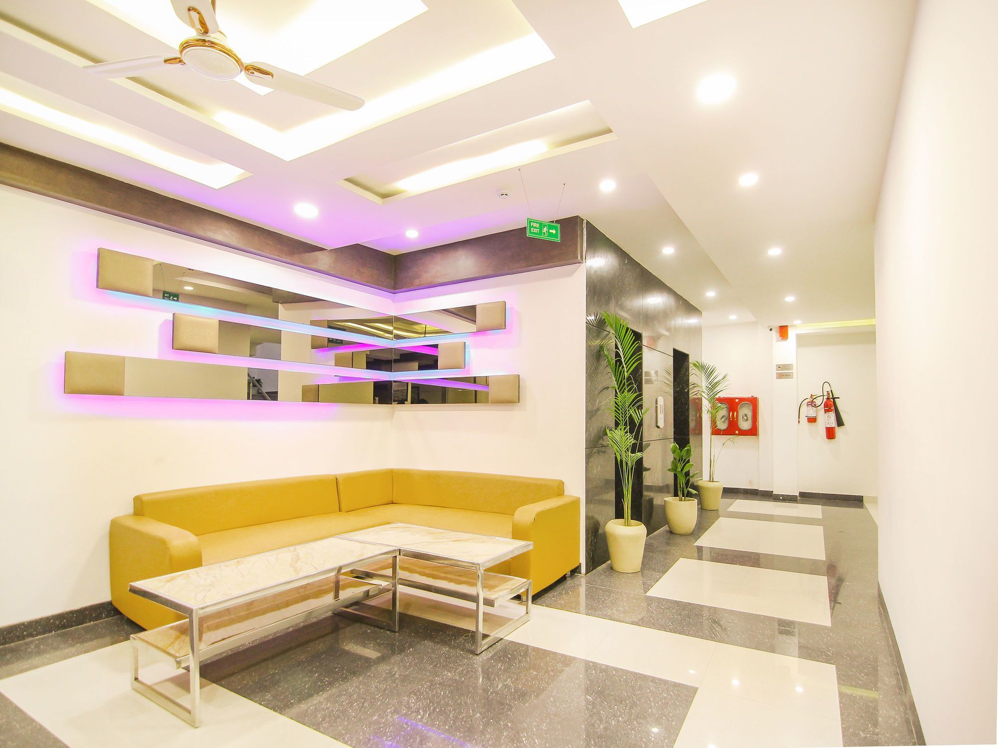 Moments Hotel Lucknow Buitenkant foto