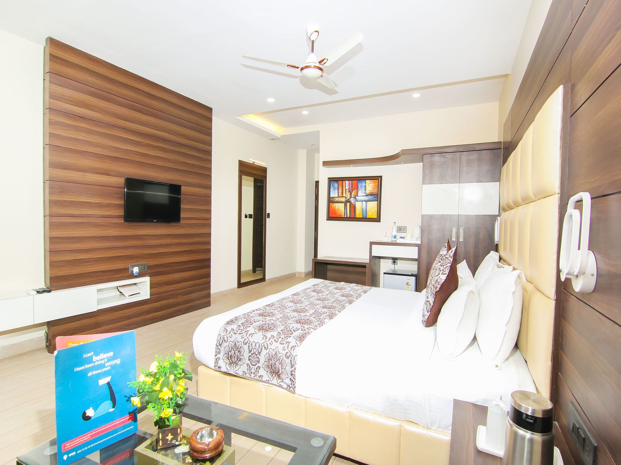 Moments Hotel Lucknow Buitenkant foto