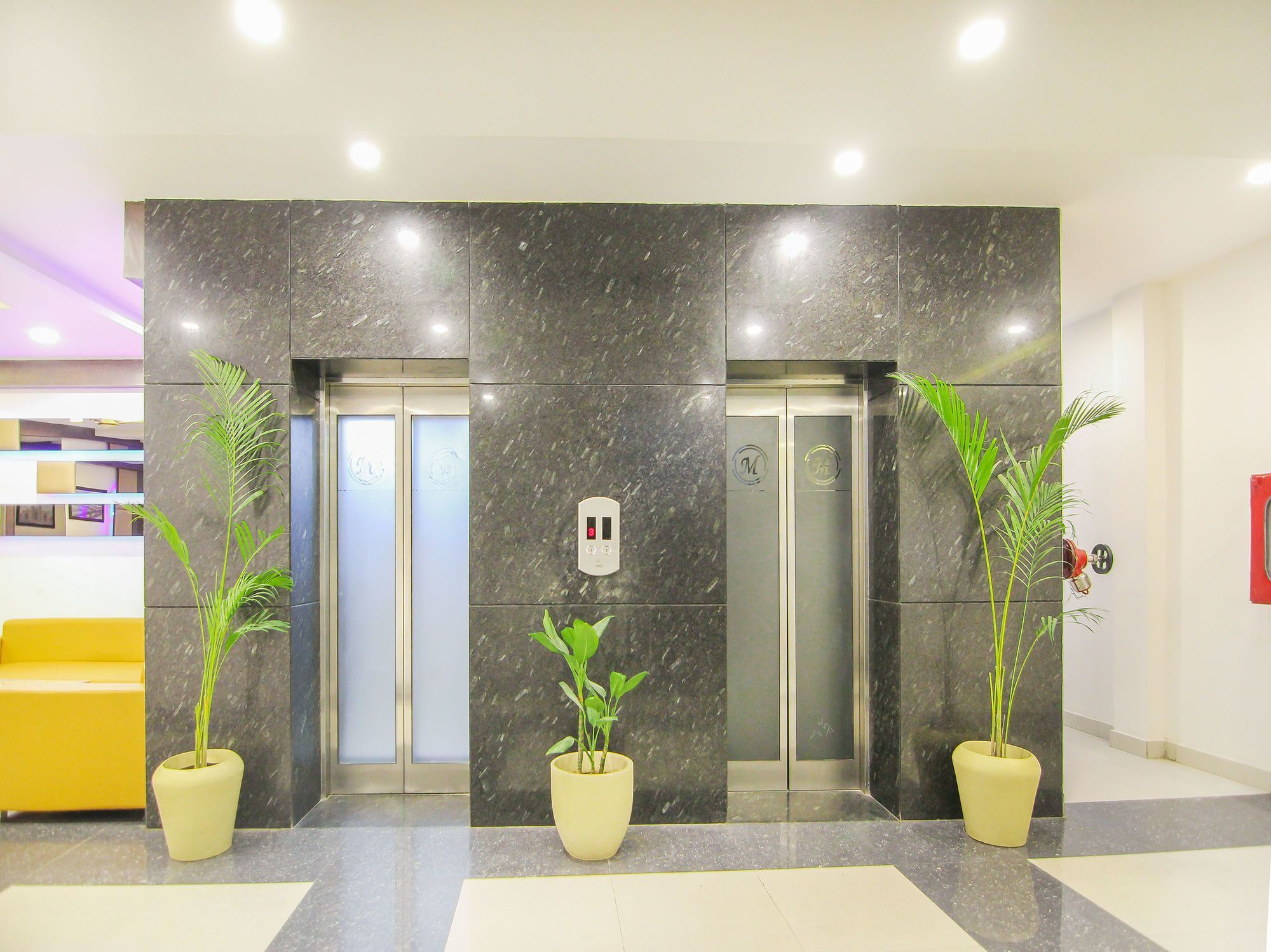 Moments Hotel Lucknow Buitenkant foto